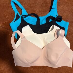 lululemon athletica sports bra lot